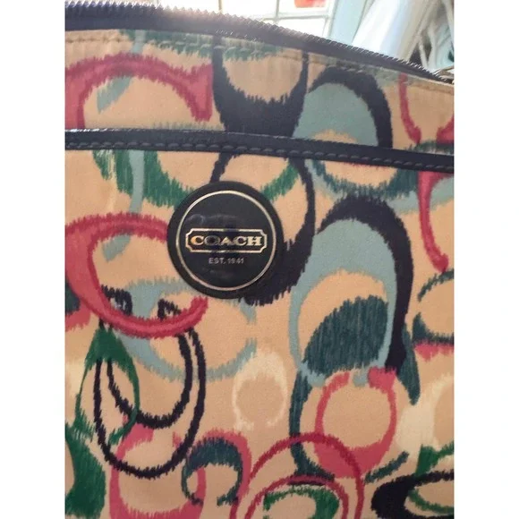 AUTHENTIC COACH IKAT SIGNATURE SWINGPACK MESSENGER CROSSBODY PASTEL‎